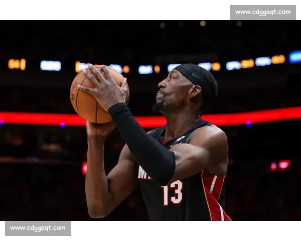 戴维斯与阿德巴约禁区对决升级 谁才是当代NBA最全能内线防守核心